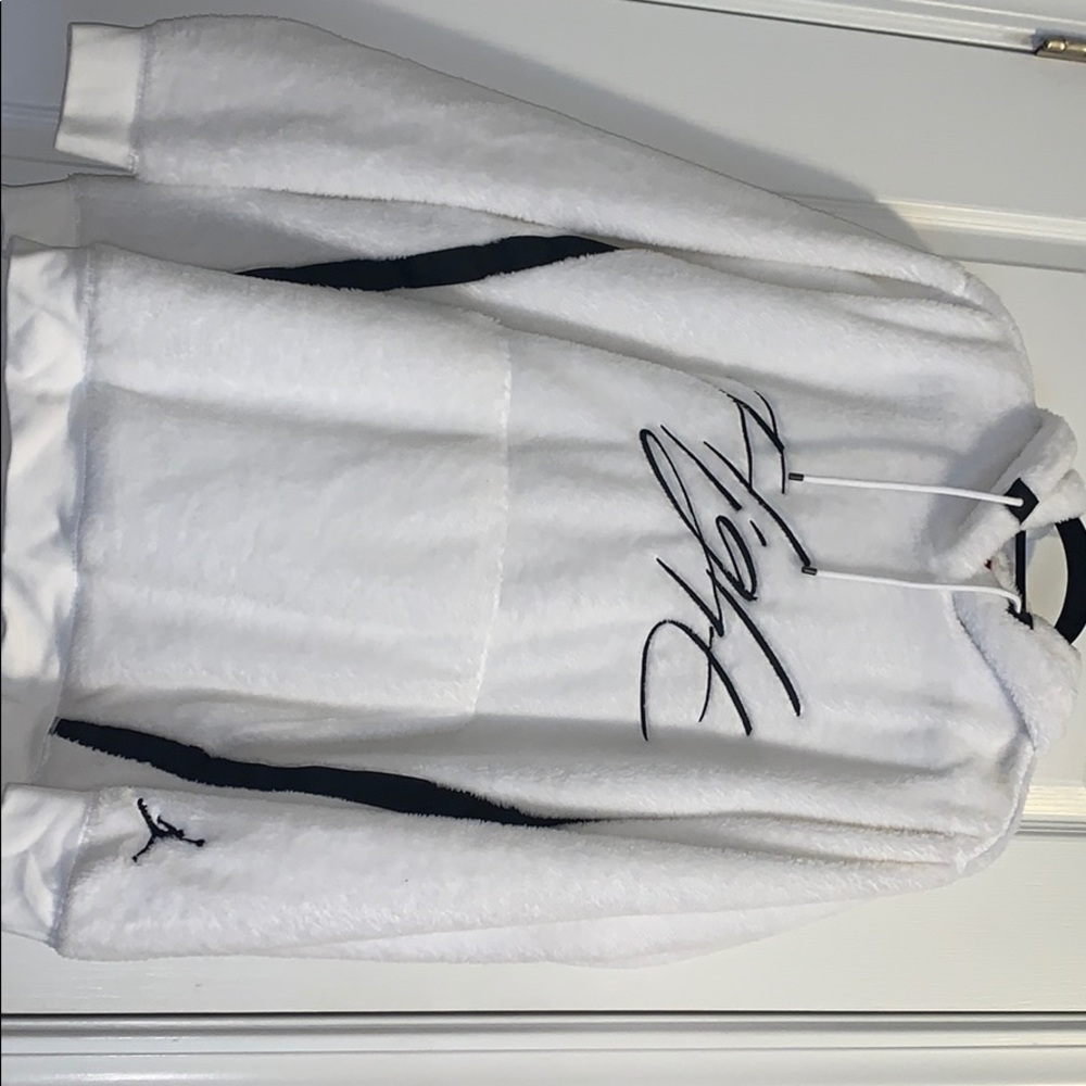 Jordan White fluffy Hoddie